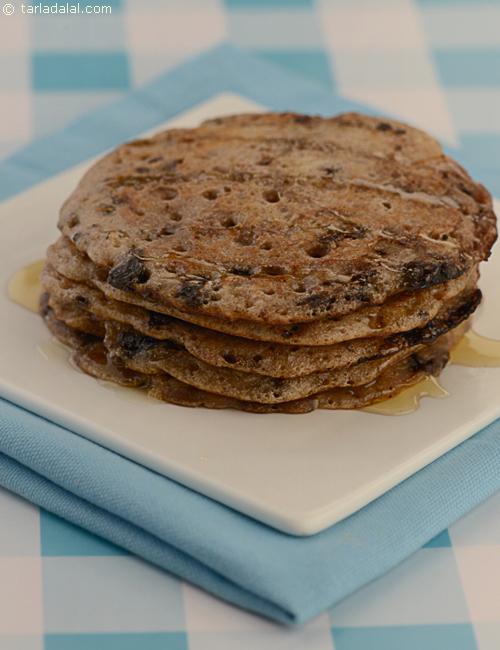 Chocolate Chip Apple Pancakes, delicious pancakes which are so simple to make.