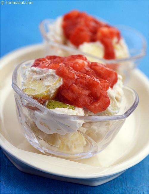 Fruit cups, this lip-smacking fruity dessert is a powerhouse of antioxidants. The look of fruits topped with low-fat cream cheese, drizzled with strawberry glaze makes you wish for more even before you’ve had your first bite!