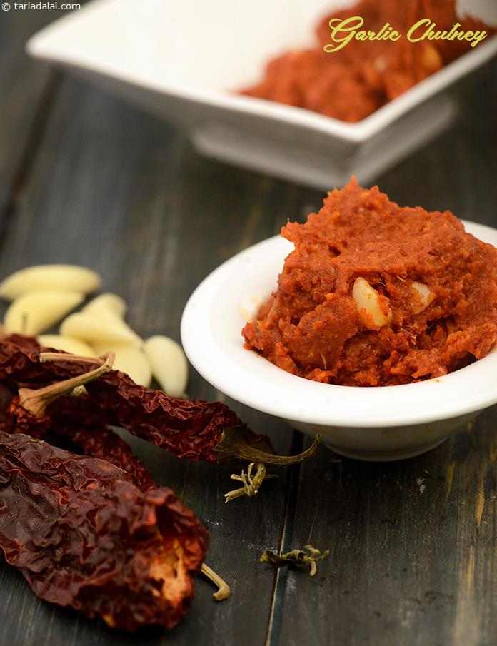 Garlic Chutney made with a fiery combination of garlic and red chilli powder and lemon juice. This chutney is a superb combo for fried snacks like pakodas, bhajias, etc.