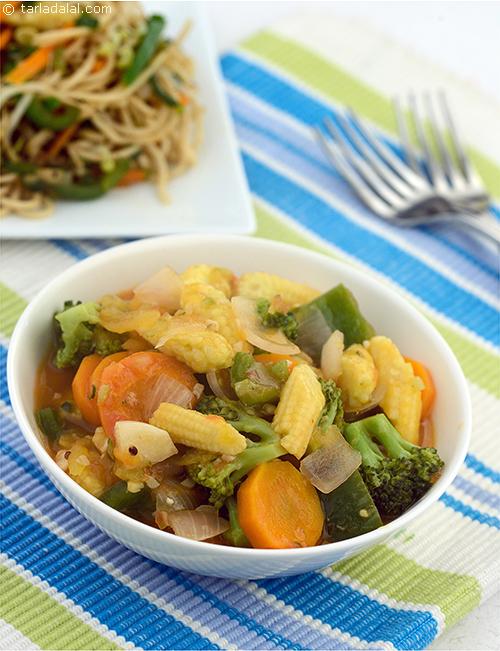 Hot and Sour Vegetable, the freshness of lightly cooked vegetables is further enhanced by the aromatic flavours of ginger, garlic, chillies and tomato-chilli sauce.