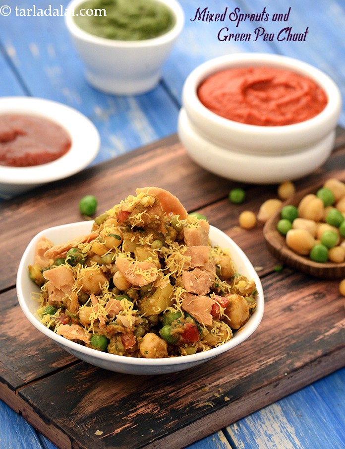 Sprouts, boiled legumes and green peas, along with tangy tomatoes and raw mango, crunchy veggies, and chatpata chutneys. Crispy papdis and sev atop these guarantee 100 per cent excitement from the Mixed Sprouts and Green Pea Chaat!