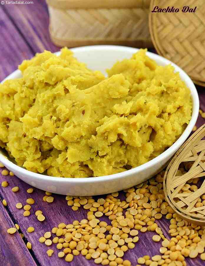 Lachko is a feel-good dish in every respect, and usually features along with osaman in a gujarati menu. This sweet and thick yellow dal is generally served with rice as well as oodles of ghee to add to the aroma and flavour. 