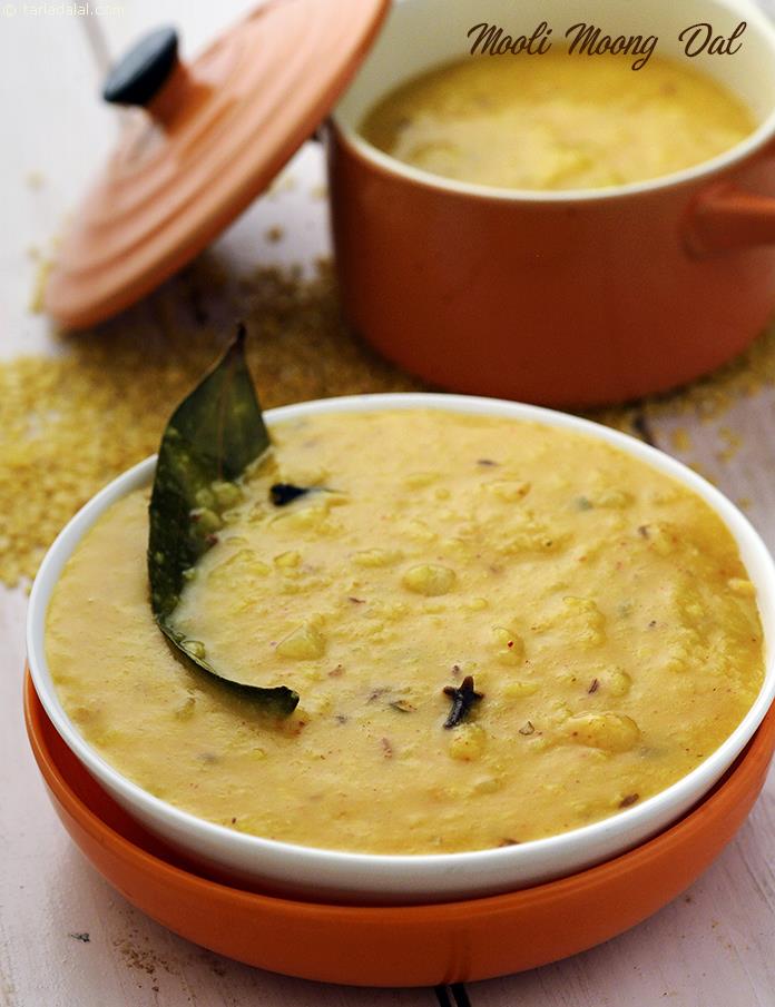 Mooli Moong Dal, the spiky flavour of white radish and the mellow, comforting nature of moong dal complement each other beautifully in this nutrient-dense dish.