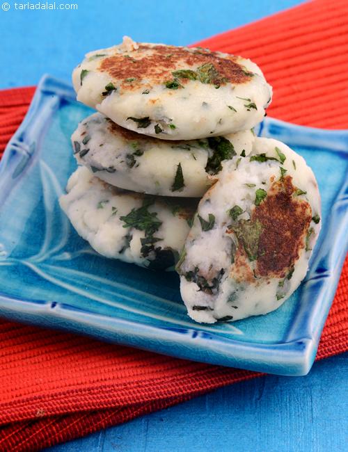 Diabetic friendly Paneer Phudina Tikkis with a mint flavour made from low-fat paneer.