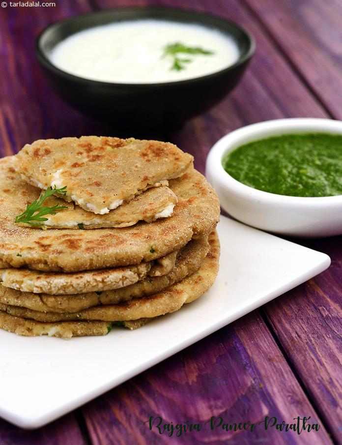 Here, wholesome Rajgira Parathas are stuffed with a succulent mixture of grated paneer perked up with green chillies, lemon juice and coriander.