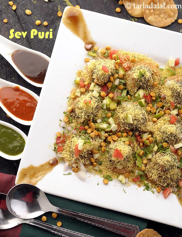 Sev Puri ( Mumbai Roadside Recipes )