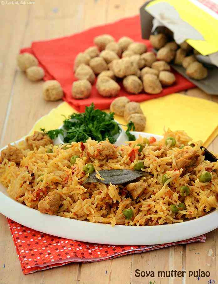 Mutter Pulao is a wholesome treat that your entire family will love. It features an interesting combination of soya chunks and green peas, which contrast each other well in appearance, flavour and texture too.