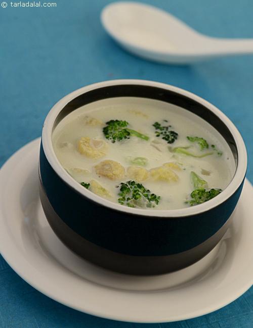 Spicy Coconut Cream Soup has the wonderful flavors of lemon grass, coconut milk and soya sauce, spiced with red chilli paste.