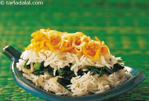 Spinach and Carrot Rice, a visually appealing tri-coloured rice with spinach and carrot layered with rice.