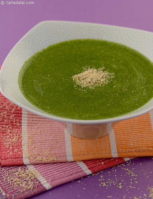 Spinach and Carrot Broth with wheat germ is rich in vitamin A and E