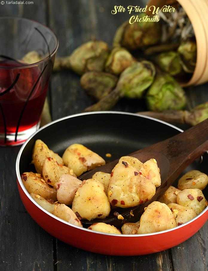For water chestnut lovers this is the best way to eat them clean and healthy as they are stir fried in olive oil with garlic and chilli flakes. The garlic and chilli flakes coat the water chestnuts really well to give a nice garlic flavor.