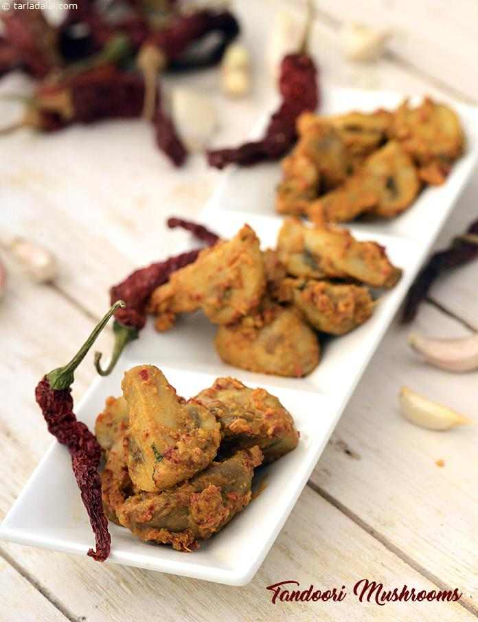 The velvety mushrooms are coated with an aromatic masala and kasuri methi with a little help from low-fat milk, which also adds some calcium to the goodness of this tasty dish.