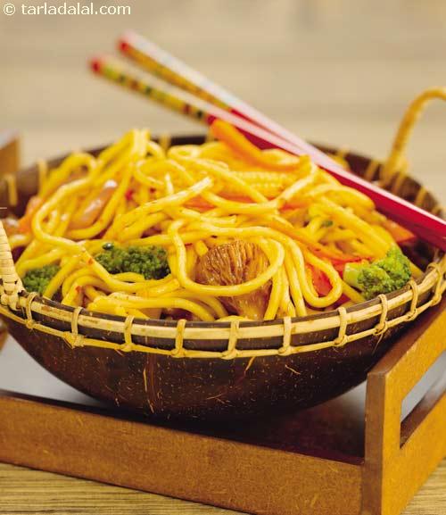 Vietnamese Stir-Fry Noodles
