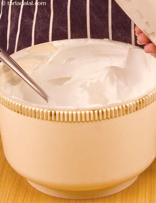 Whipped Cream Using Non-dairy Cream ( Cakes and Pastries)