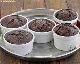 Best Eggless Chocolate Cake Recipe With Video and Detailed Steps