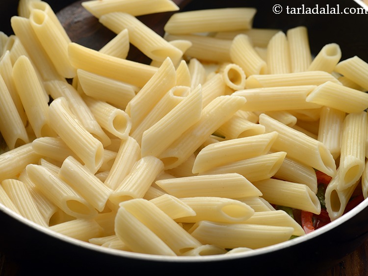 cheesy vegetable pasta recipe | quick kids cheesy veg pasta| Indian style