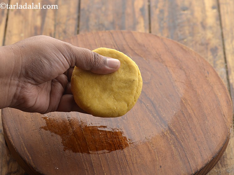 chorafali recipe, homemade chorafali, choraphali recipe, Indian Diwali  snack