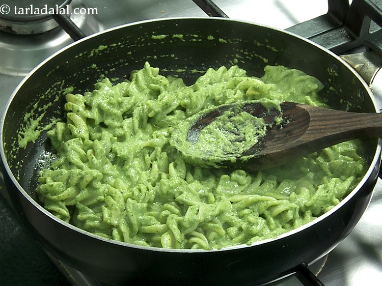 Vegetarian Creamy Pesto Pasta Indian Style