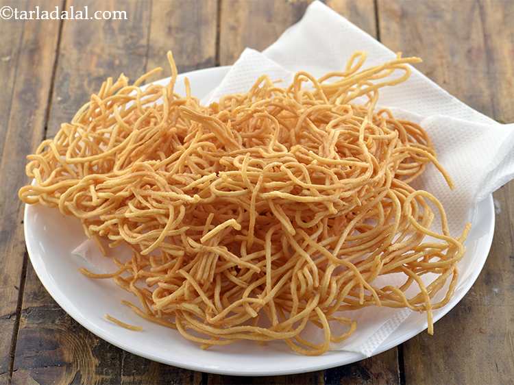 Crispy Fried Noodles Recipe Indian Style Crispy Fried Hakka Noodles