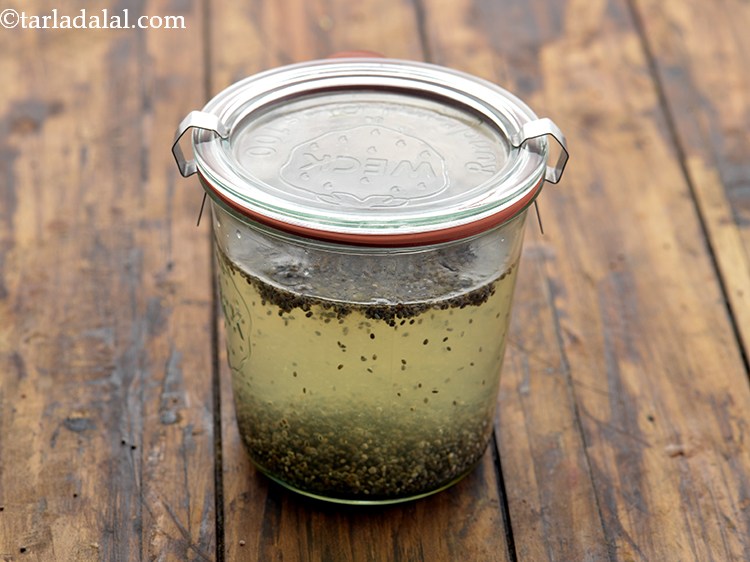 https://cdn.tarladalal.com/members/9306/procstepimgs/energy-chia-seed-drink-with-lime-and-honey_dsc68-7-186612.jpg