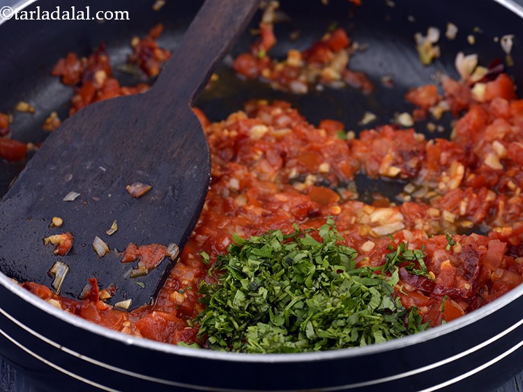 Garlic Tomato Chutney Recipe | Tomato Garlic Chutney | Healthy Garlic ...