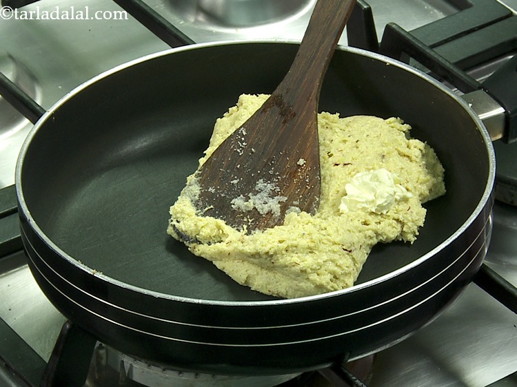 Kaju Puri Kaju Badam Puri Indian Mithai Kaju Puri Cashew Cookie