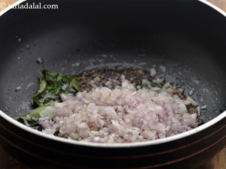 misal recipe | spicy Kolhapuri misal | Mumbai Misal | how to make ...