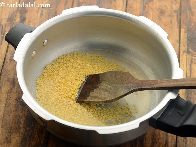 moong-dal-water-for-babies-moong-daal-ka-paani-recipe-for-babies