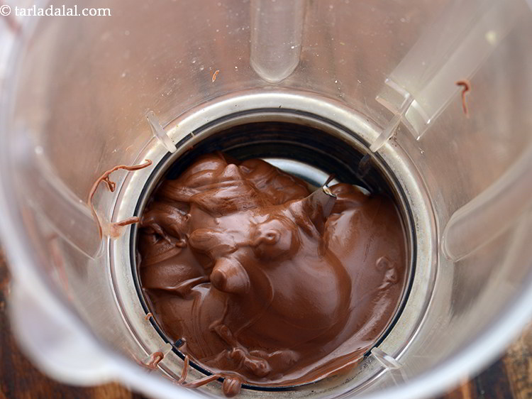 Ferrero Nutella MILKSHAKE Recipe in EDIBLE CUPS! 