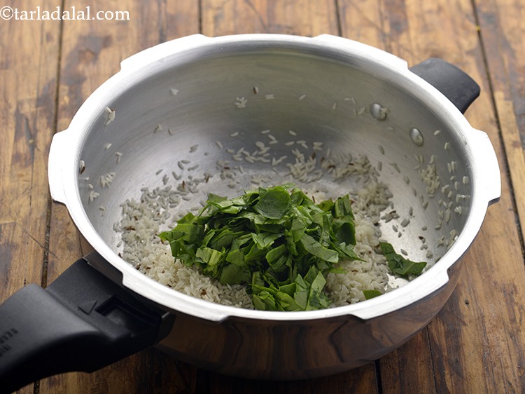 palak-paneer-rice-recipe-for-babies-toddler