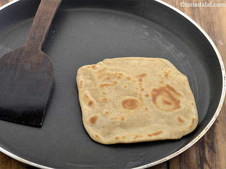 Parathas Plain Paratha Basic Paratha Recipe How To Make Paratha   Parathas Dsc4143 (31) 14 185402 