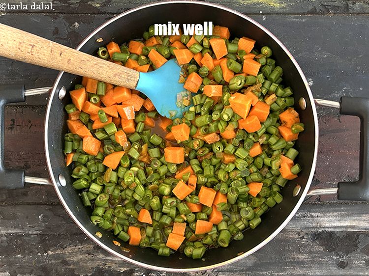 Gajar Fansi Sabzi Recipe | French Beans And Carrot Sabji | Healthy ...