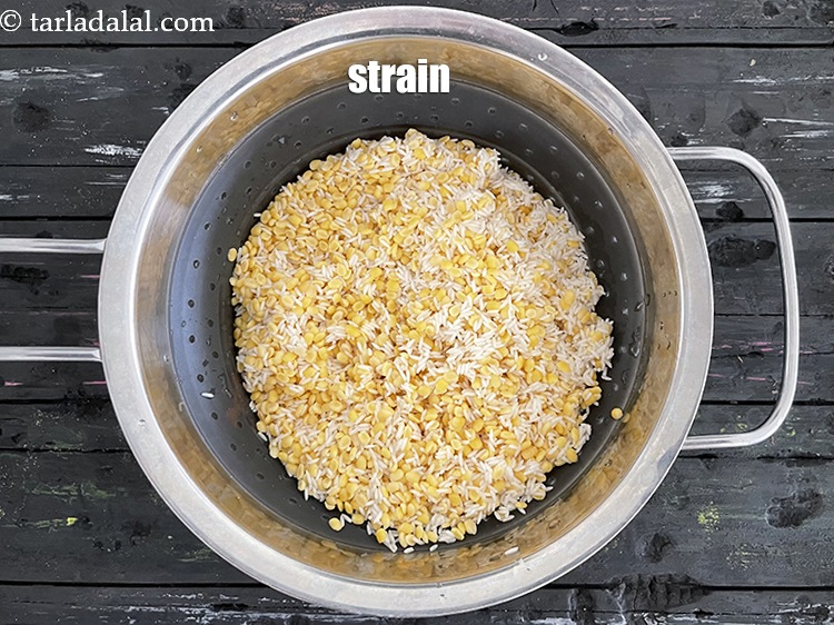 Kitchri – Yellow Lentil Rice (Gujarati Recipe)